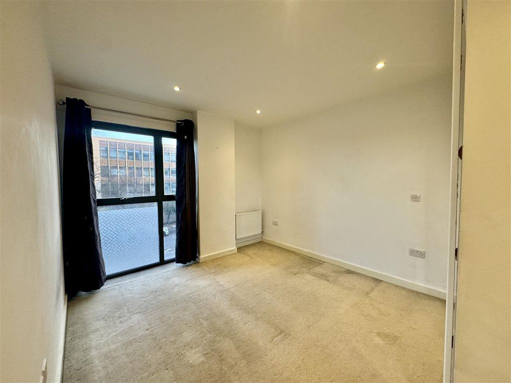 Property photo 2 of 7 Transportation: