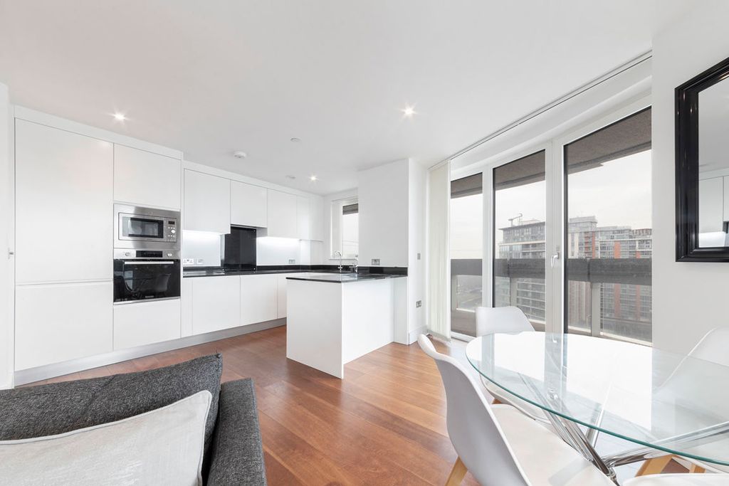 Property photo 2 of 9