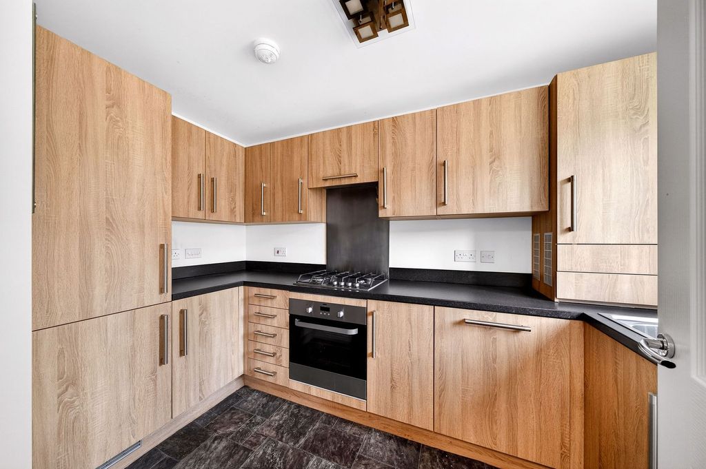 Property photo 3 of 20 Kitchen