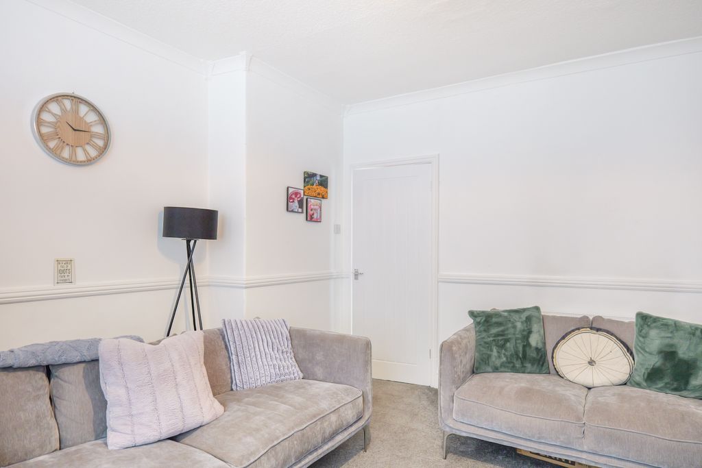 Property photo 3 of 49