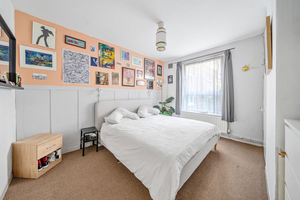 Property photo 3 of 15 1326220-13-687De0...