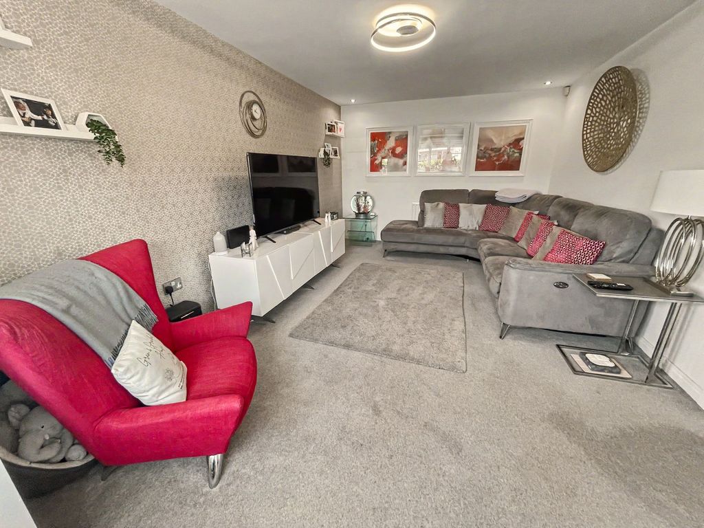 Property photo 3 of 30