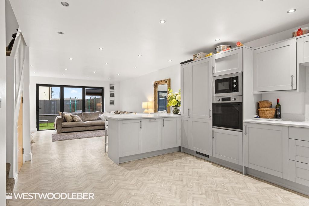 Property photo 2 of 24 Cambridgeroad_15.Jpg
