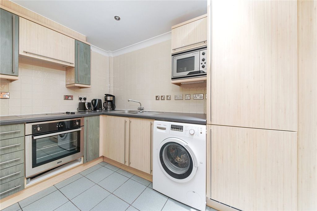 Property photo 3 of 12