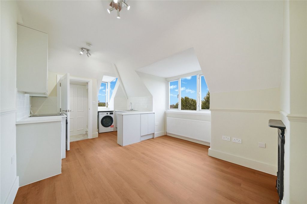 Property photo 2 of 28 Picture No. 29