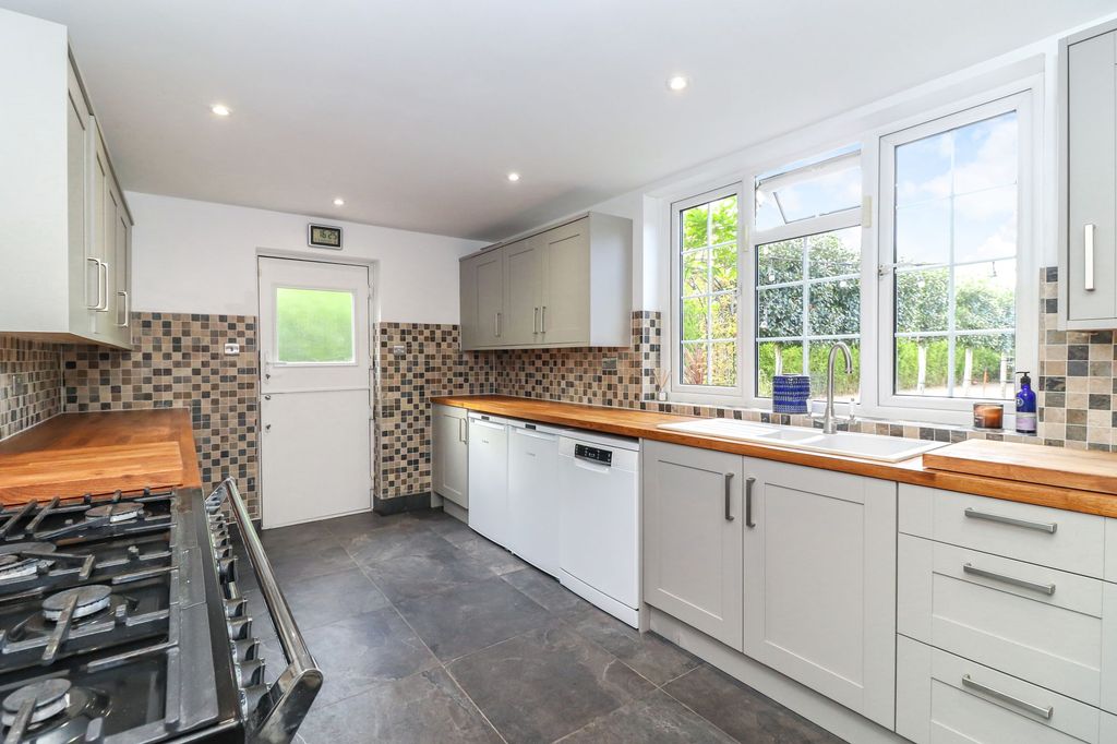 Property photo 2 of 47