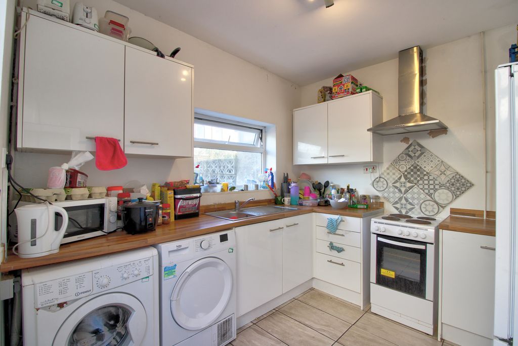 Property photo 1 of 13 Img_0647_8_9_Interior 4