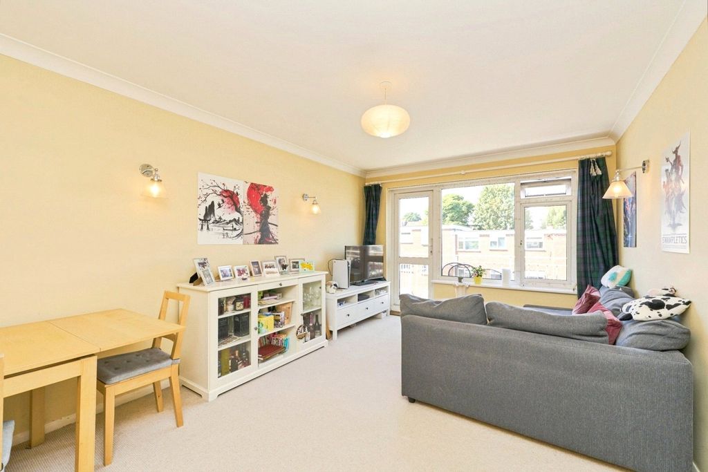 Property photo 3 of 14 Photo