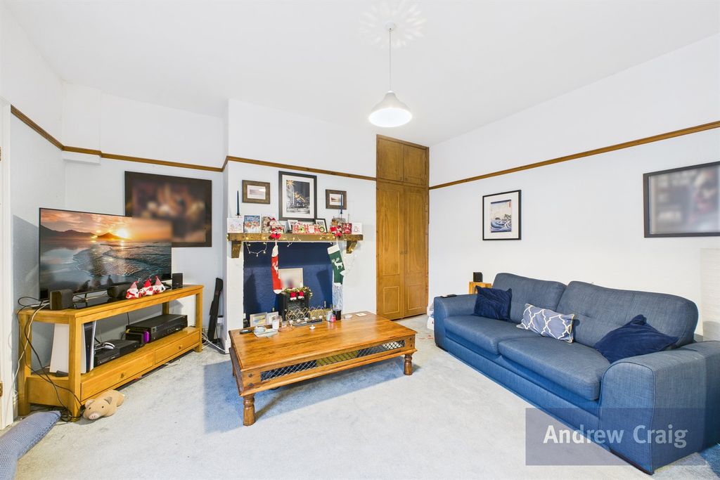 Property photo 2 of 9 Lounge