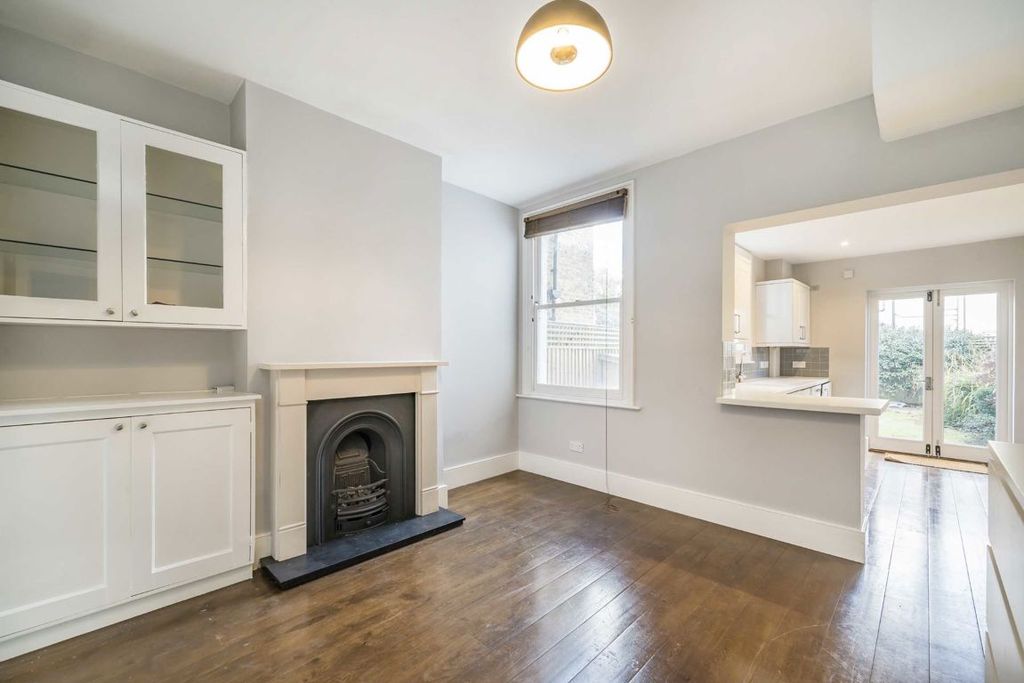 Property photo 3 of 14