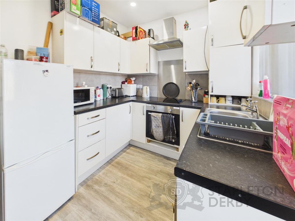 Property photo 2 of 9 Cam04709G0-Pr0355-Still002.Jpg