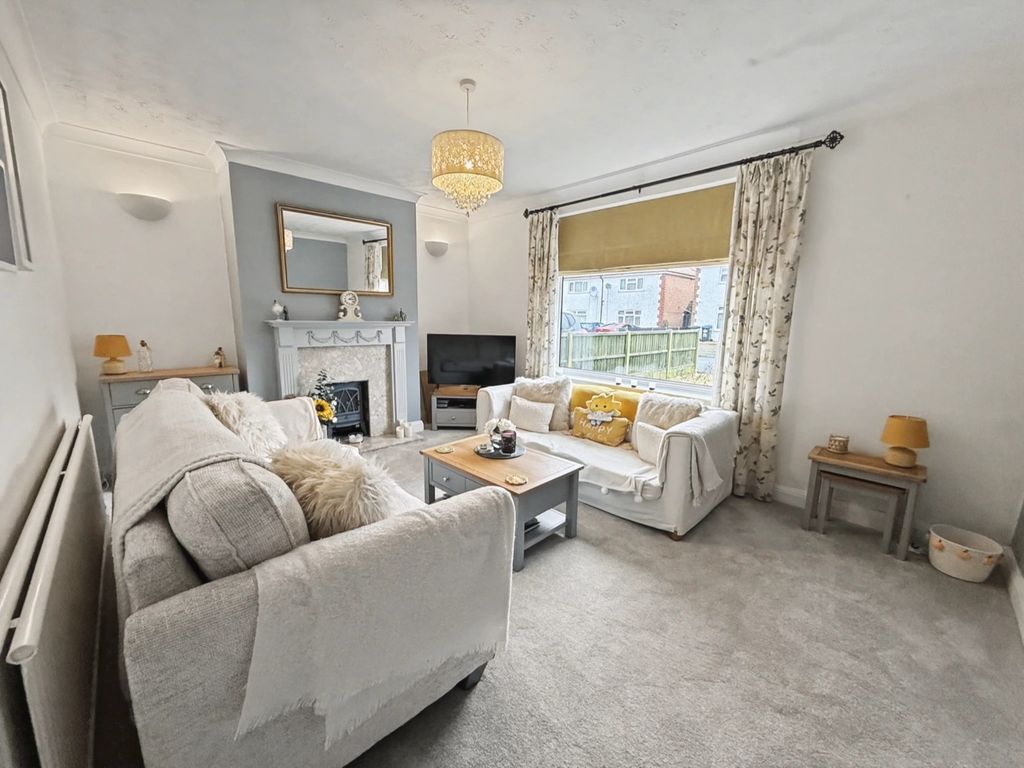 Property photo 2 of 27 4910776