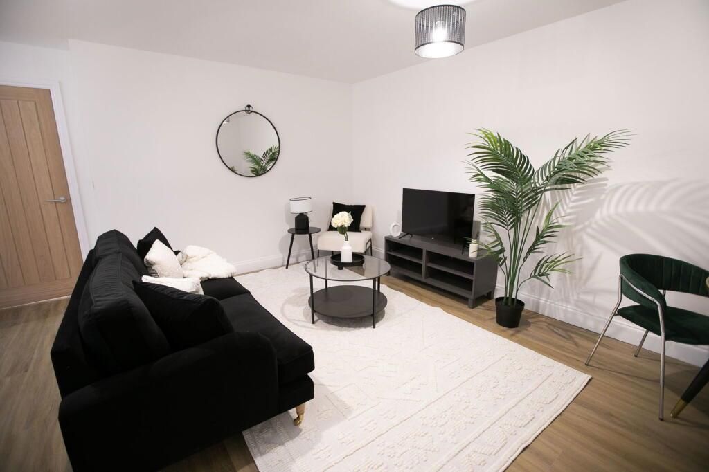 Property photo 1 of 7 Lounge