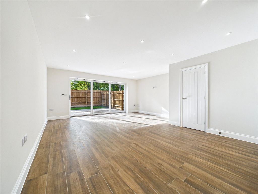 Property photo 3 of 20 Picture 3