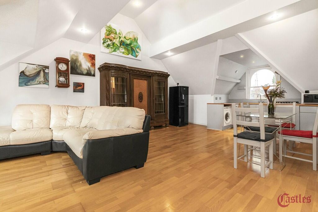 Property photo 1 of 14 Living Room