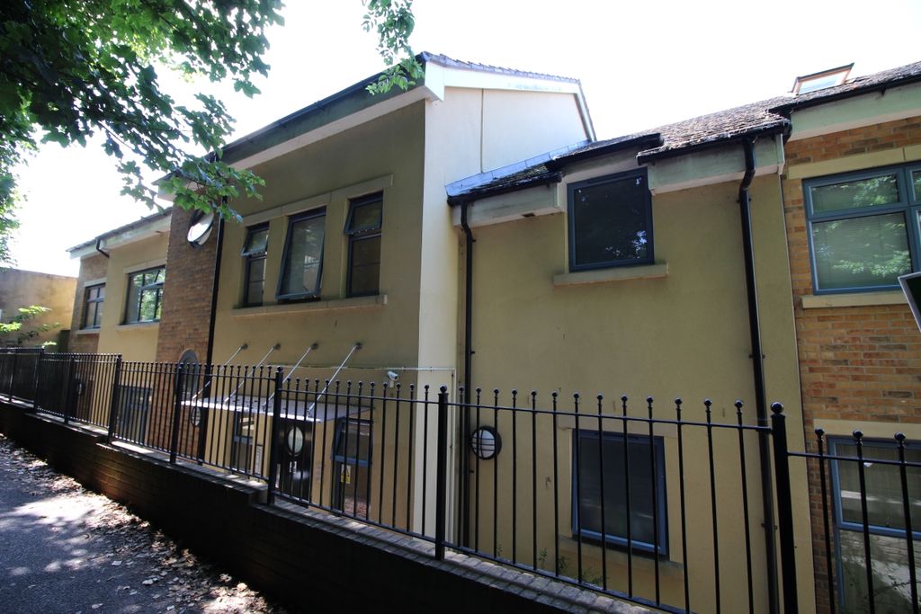 Property photo 1 of 7 Main Page