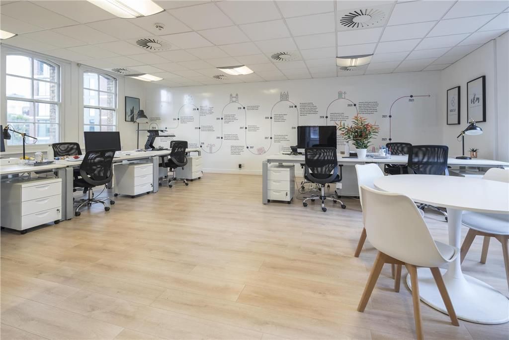 Property photo 3 of 7 Serviced Office, Borough High St, London - Se1|