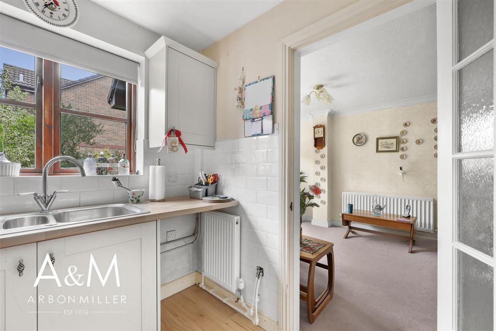 Property photo 2 of 18 Kitchen