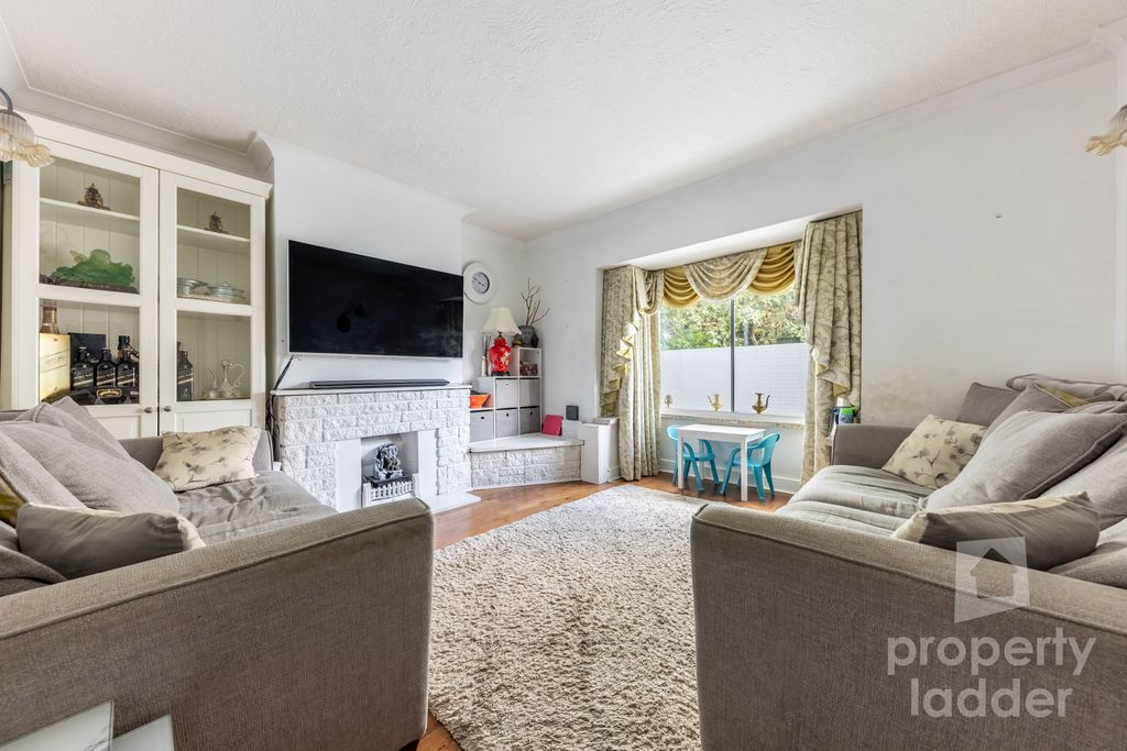 Property photo 3 of 16 Pl-3