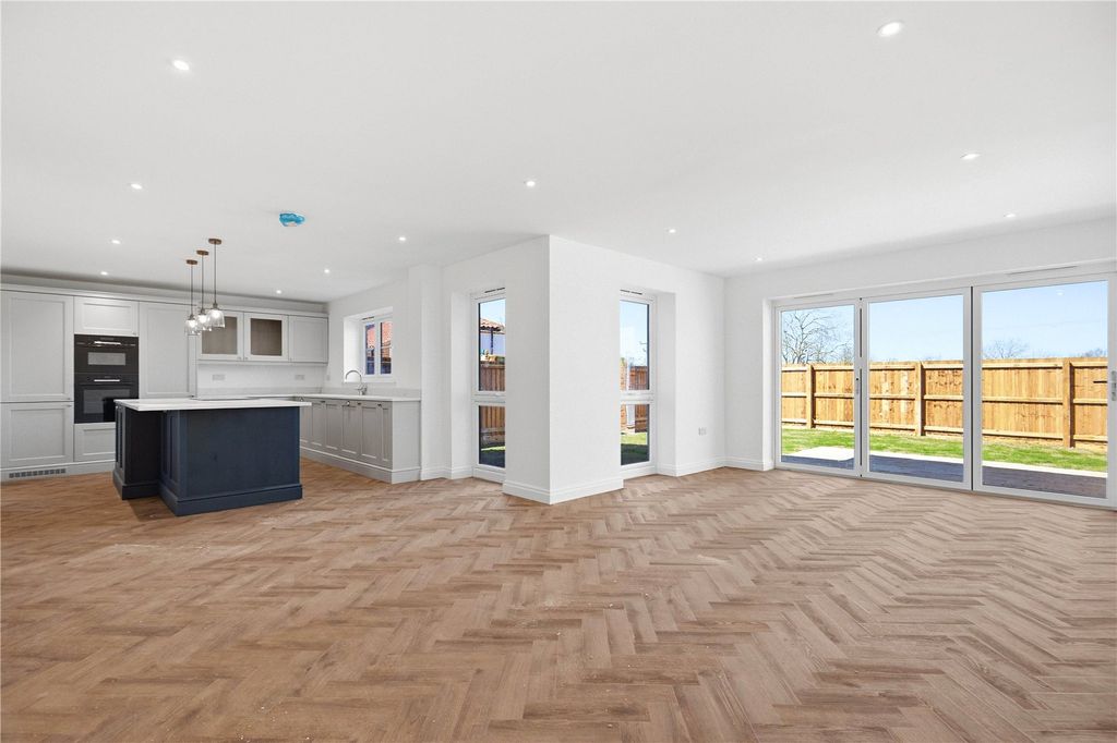 Property photo 2 of 31 Picture No. 48