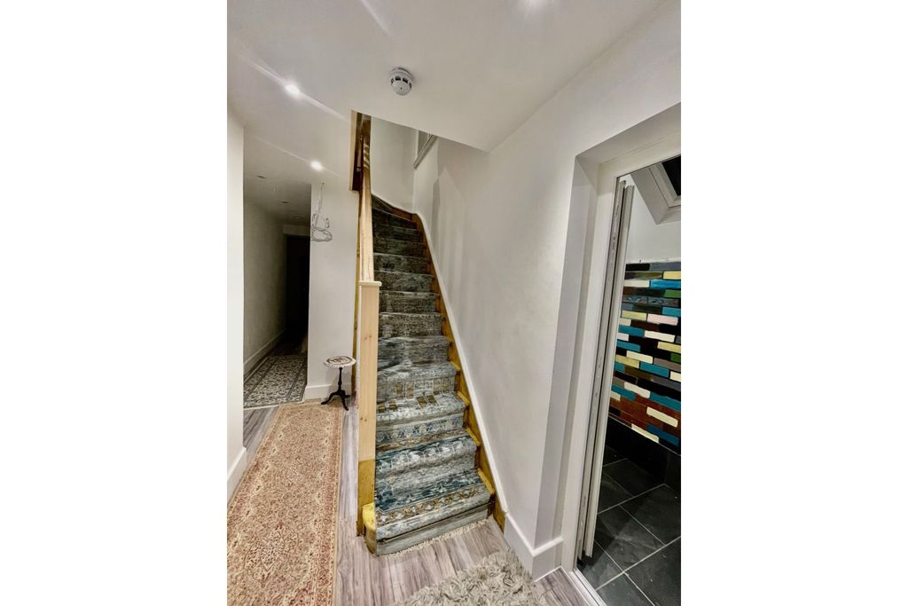 Additional image 25 of 6 bed end terrace house for saleWhitton Avenue West, Greenford UB6