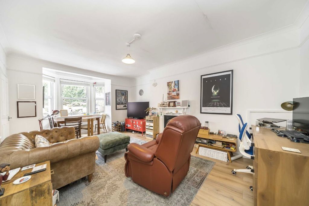 Property photo 2 of 6