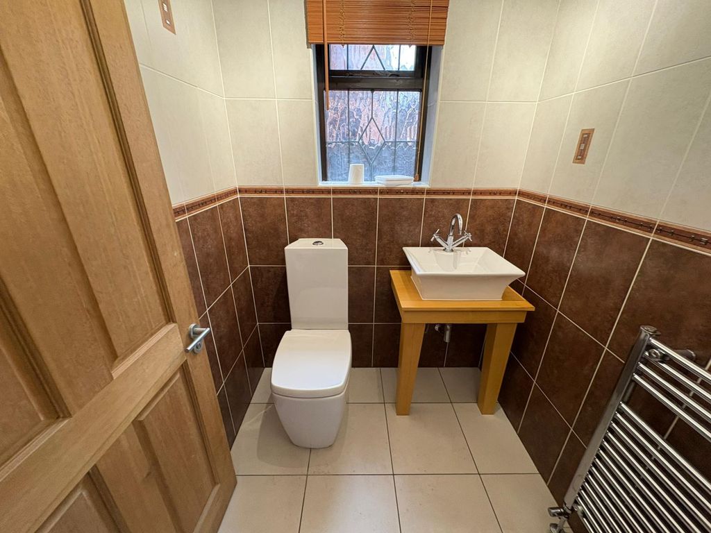 Property photo 3 of 19 WC