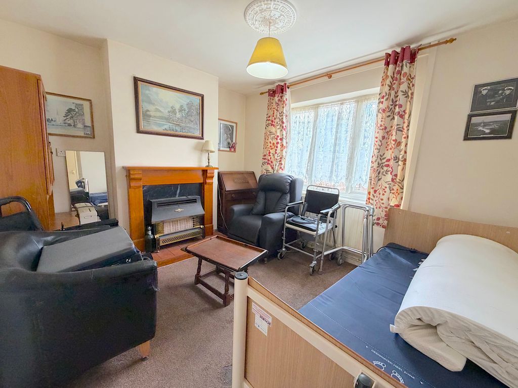 Property photo 3 of 15