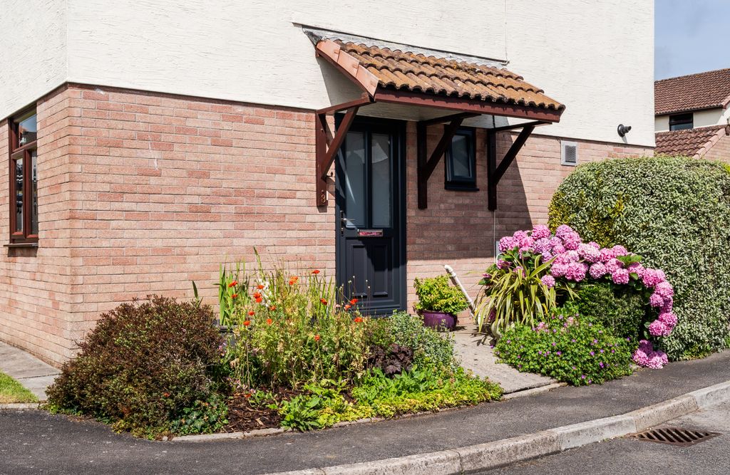 Property photo 2 of 20 3 Angelton Green, Pen Y Fai-Swpp-Hr-18