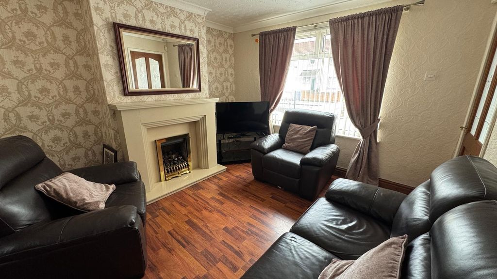 Property photo 3 of 15 Living Room