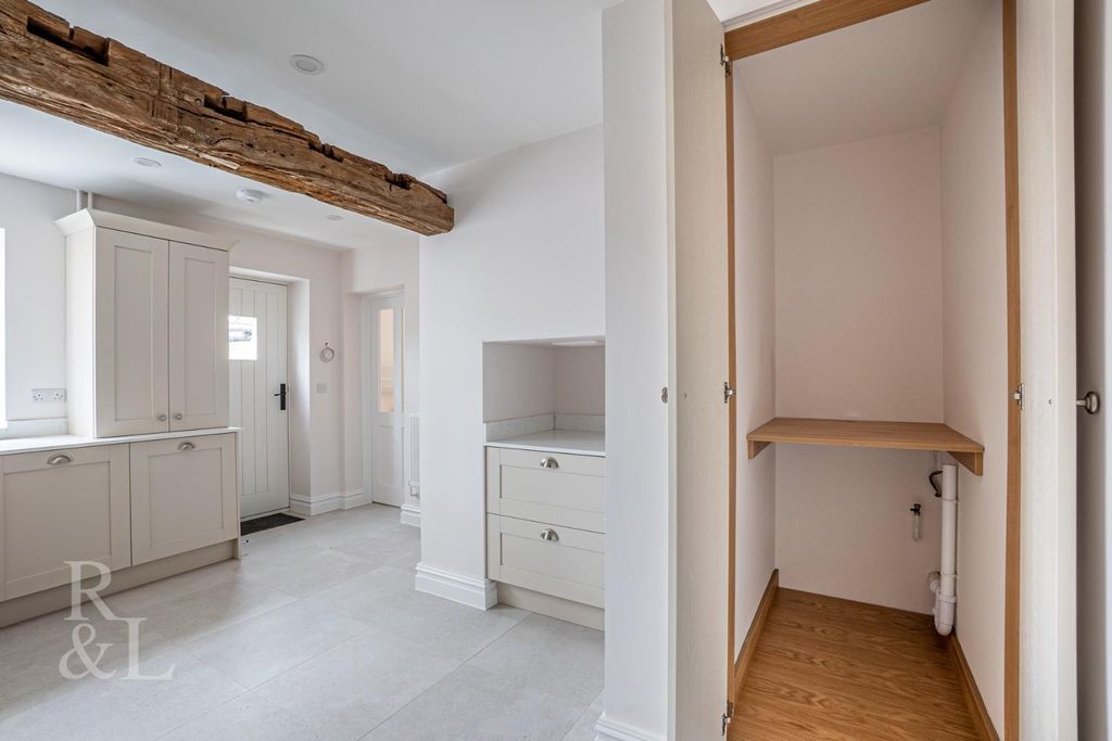 Property photo 3 of 28 Kilwardby 4 (16).Jpg