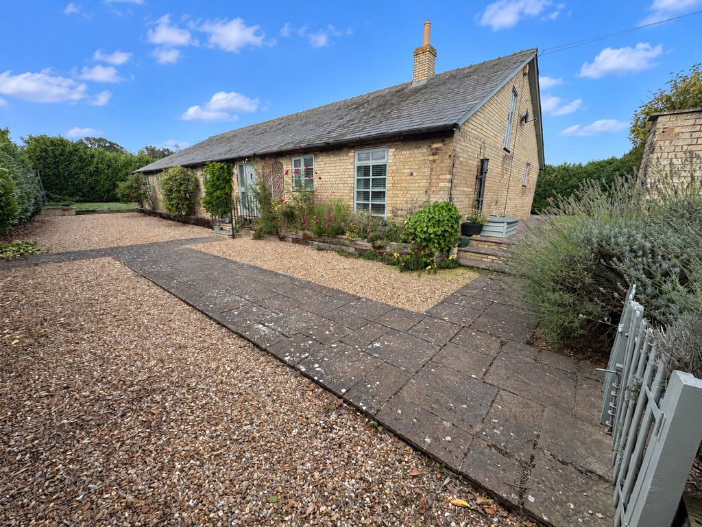 Property photo 2 of 38 Picture No. 37