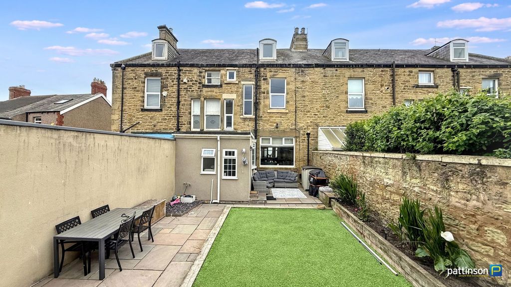 Property photo 2 of 52