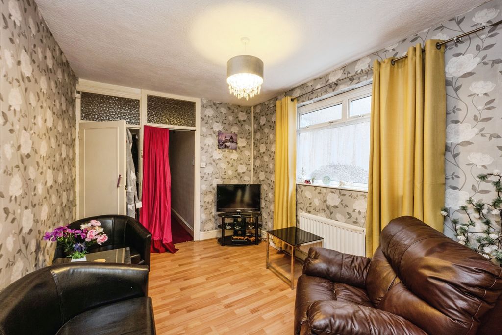 Property photo 2 of 17 Photography