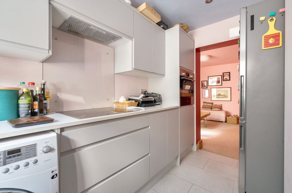 Property photo 2 of 19 1336397-6-689Dec7...