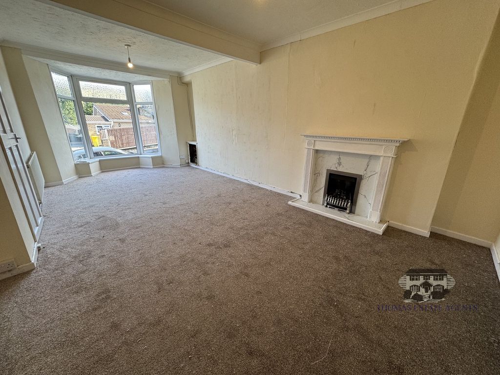 Property photo 2 of 8 Lounge