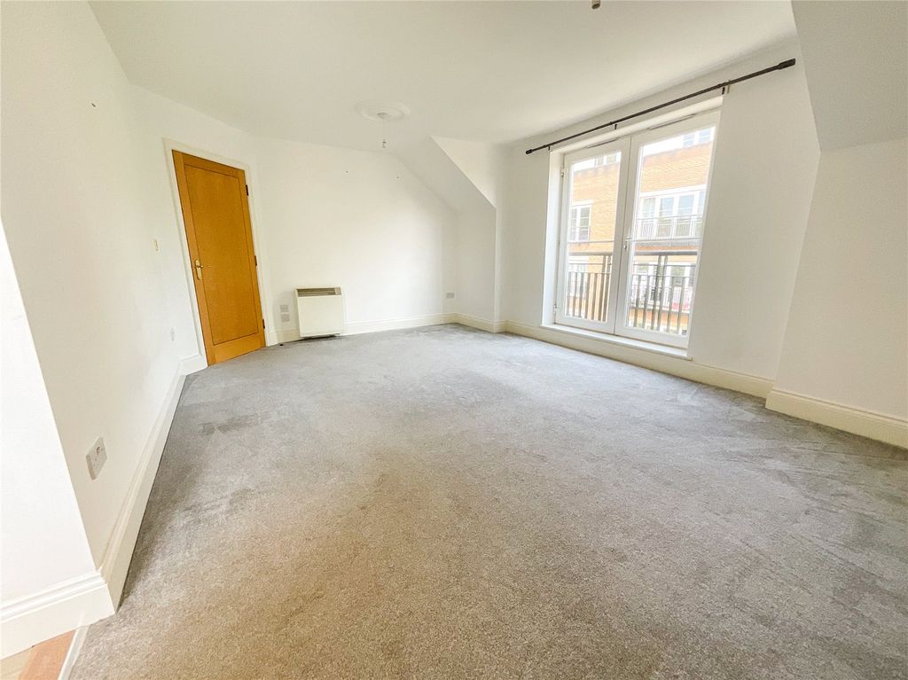 Property photo 3 of 8 Picture No. 02
