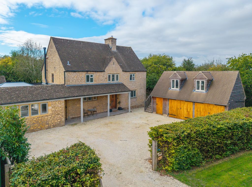 Property photo 1 of 31