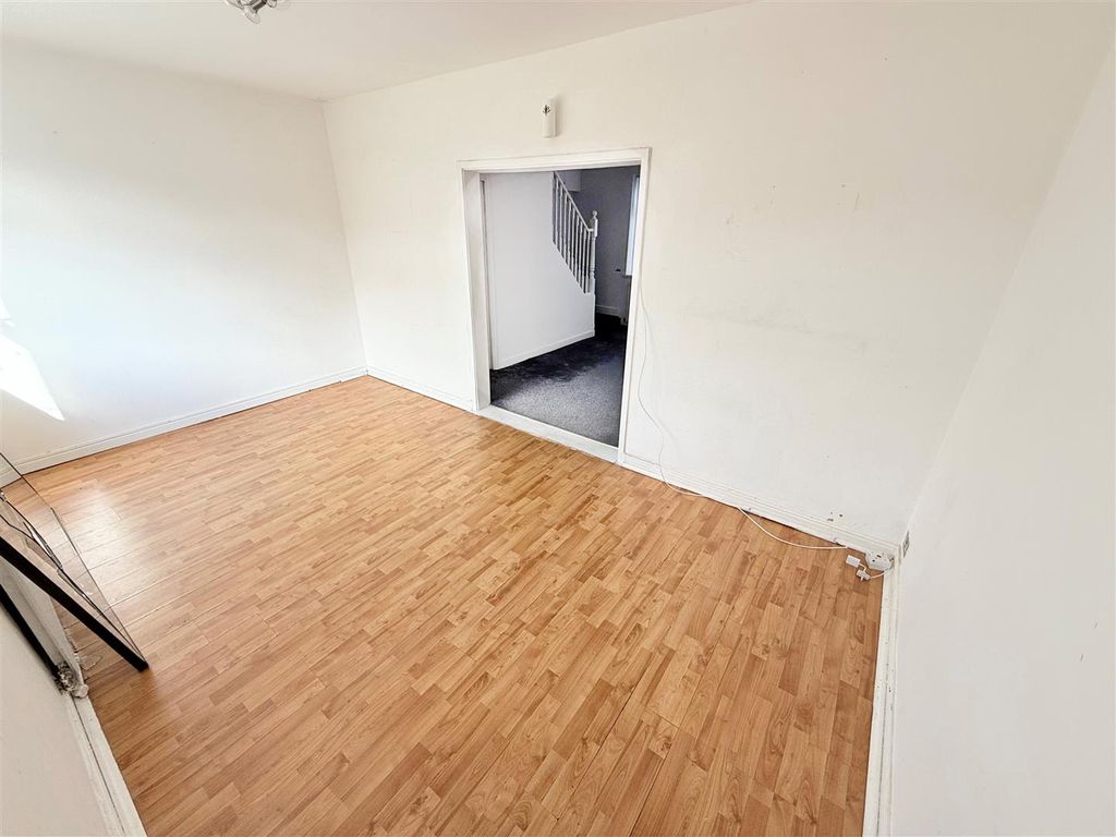 Property photo 3 of 8 Dining Room