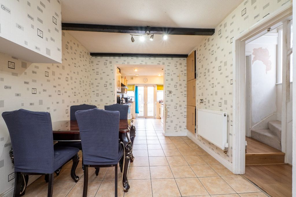 Property photo 3 of 17 Picture No. 06