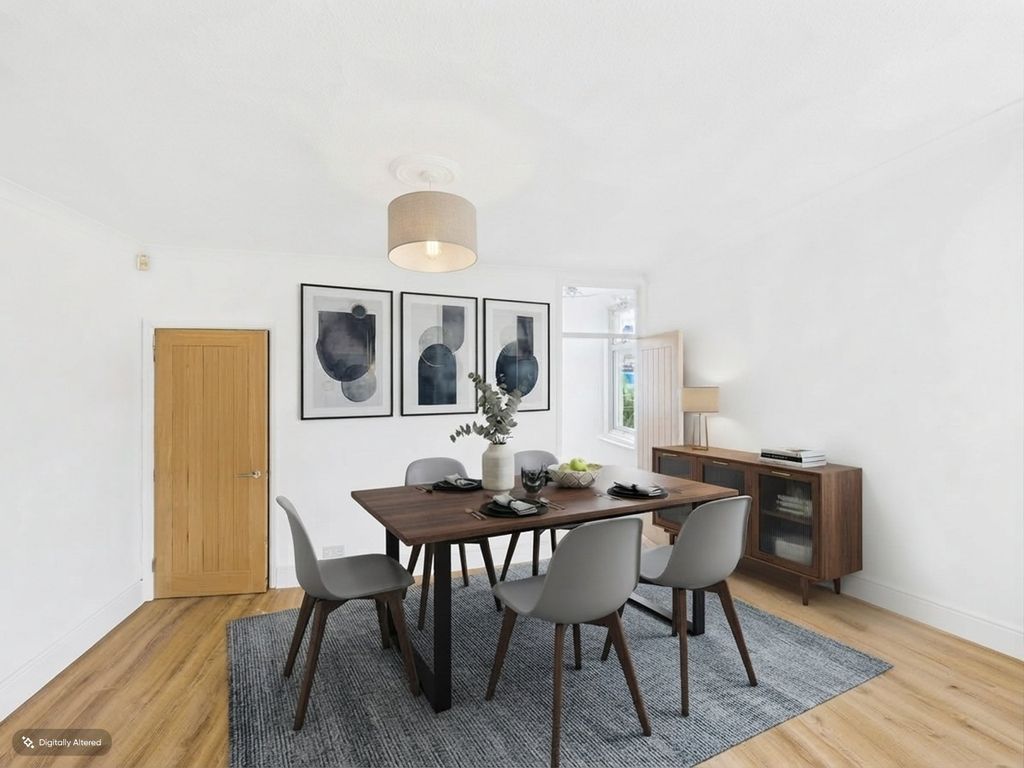 Property photo 3 of 10 Dining Room