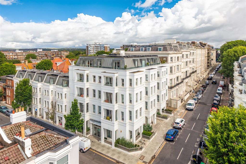 Property photo 1 of 19 Flat 7, 20 Norfolk Terrace-1.Jpg