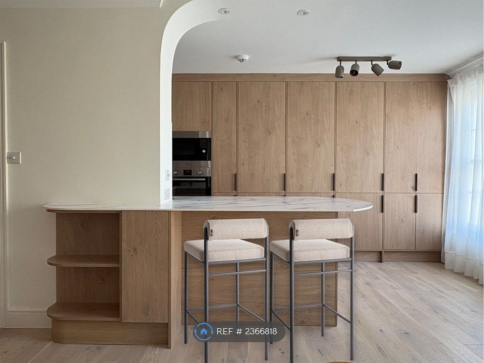 Property photo 1 of 10 Kitchen