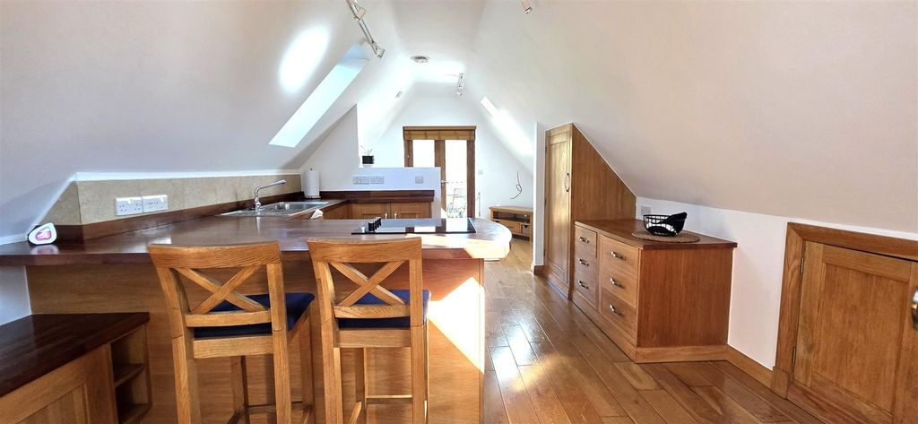 Property photo 3 of 7 20260318_132026.Jpg