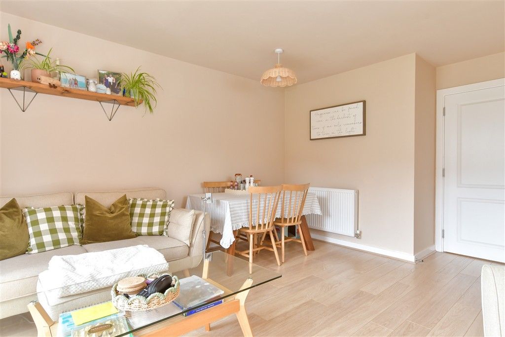 Property photo 1 of 8 Lounge/Diner