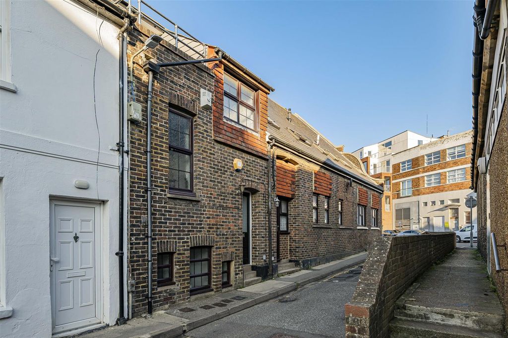 Property photo 1 of 18 Front