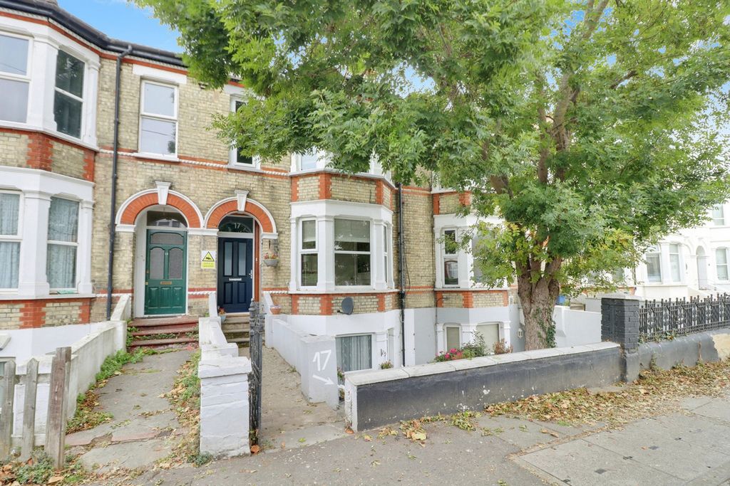 Property photo 1 of 12