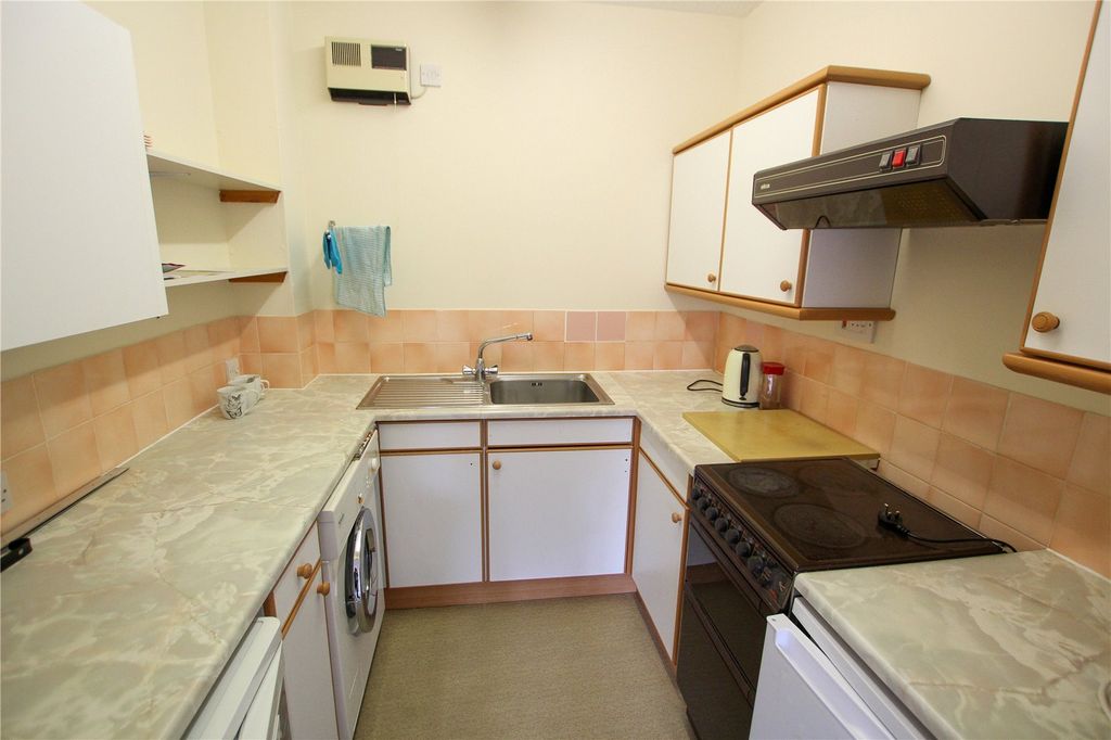 Property photo 3 of 12 Kitchen.