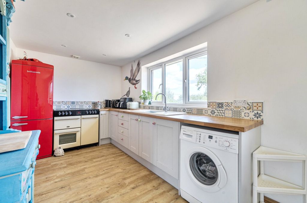 Property photo 3 of 16 Kitchen