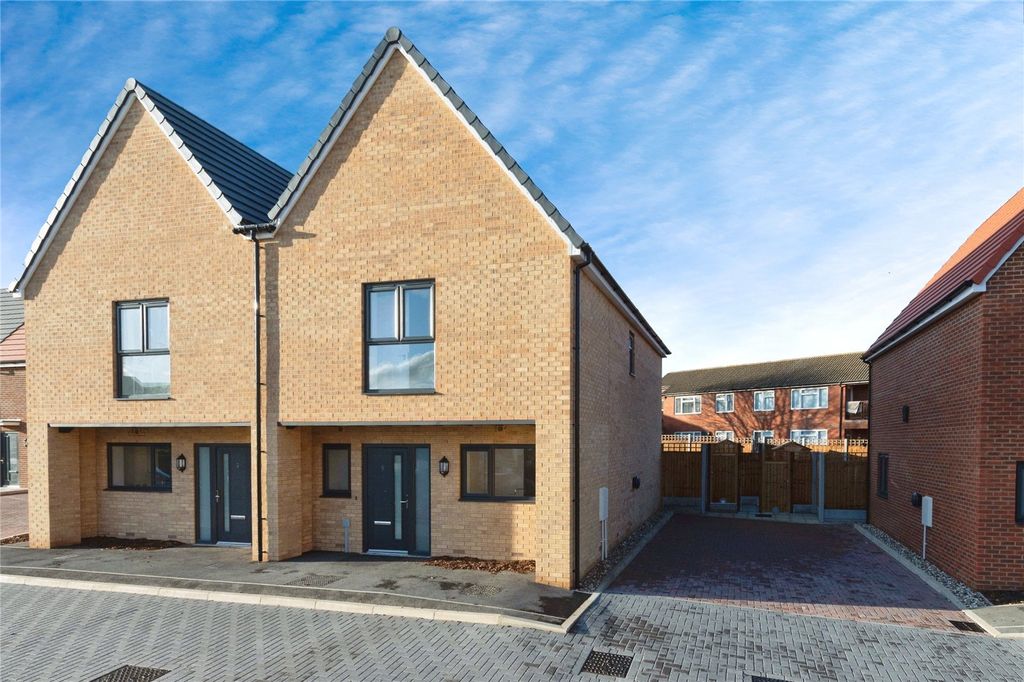 Property photo 2 of 19 Front